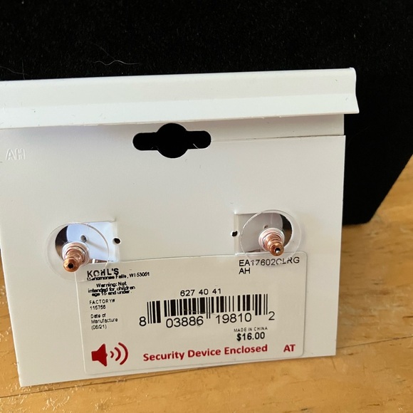 NWT Lauren Conrad dainty cz hoops in gold tone. - Picture 3 of 3